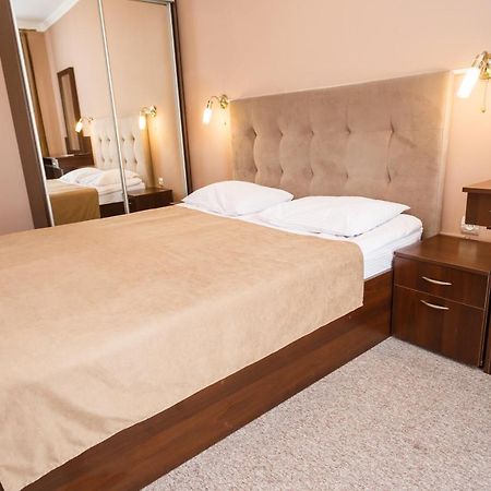 Hotel 18 Lviv Dış mekan fotoğraf