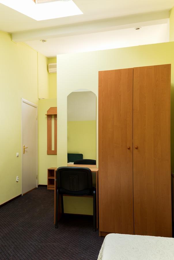 Hotel 18 Lviv Dış mekan fotoğraf