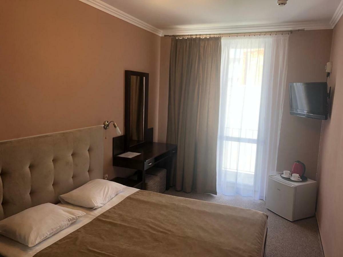 Hotel 18 Lviv Dış mekan fotoğraf