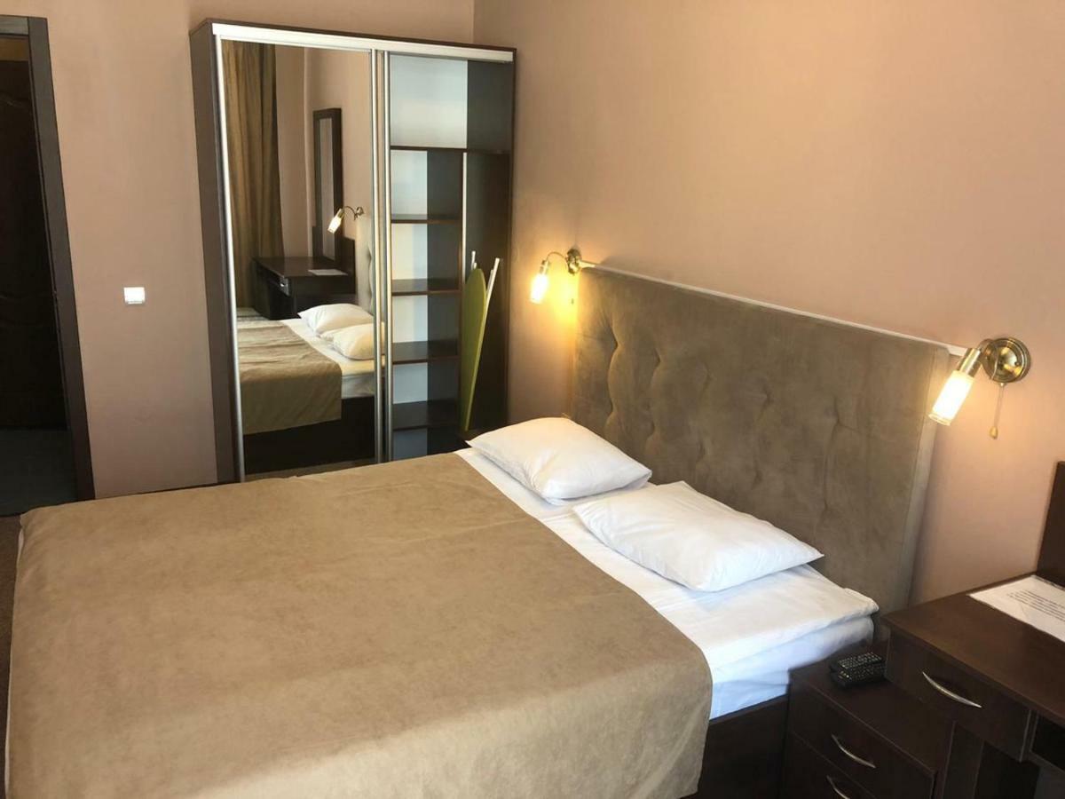 Hotel 18 Lviv Dış mekan fotoğraf