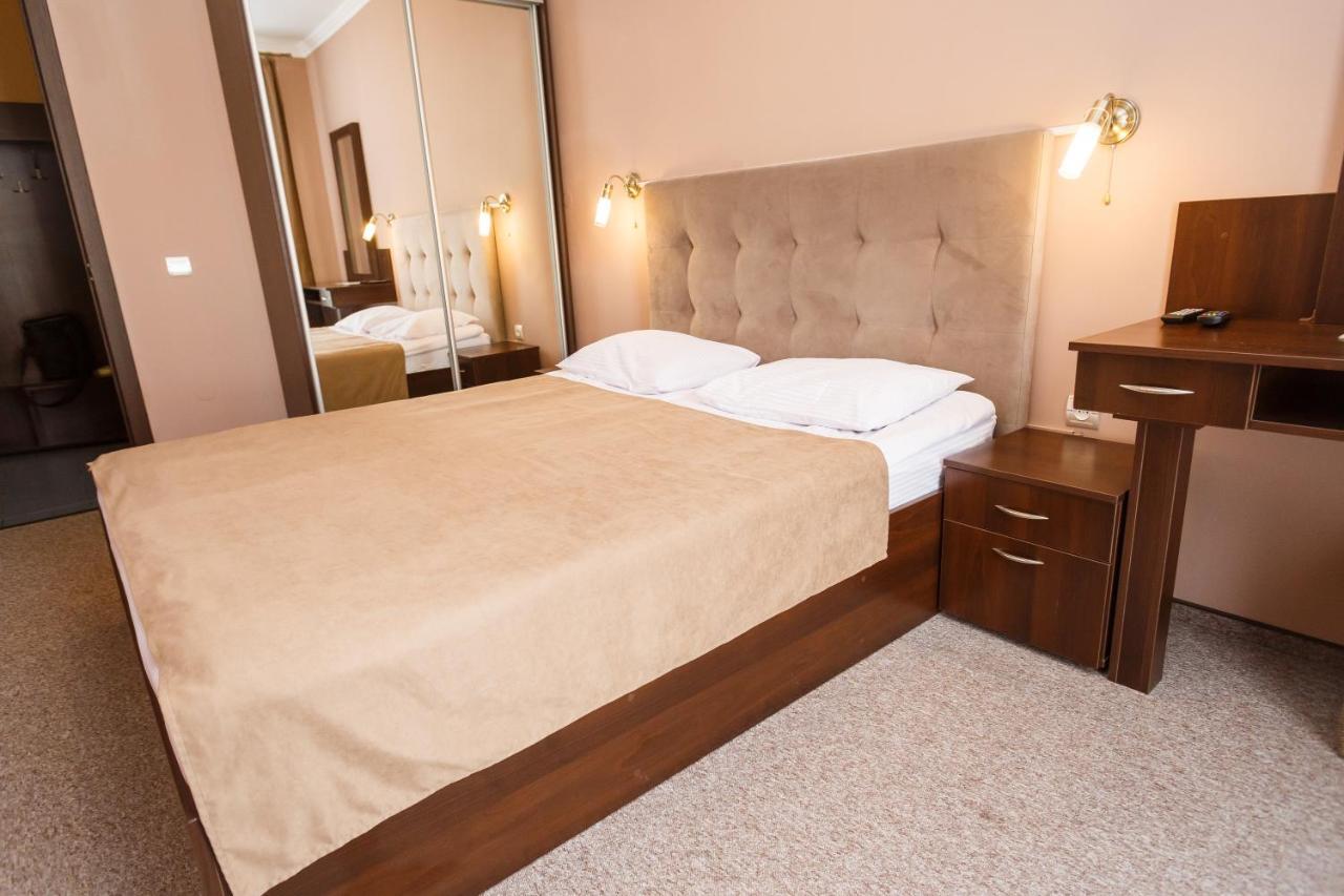 Hotel 18 Lviv Dış mekan fotoğraf